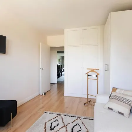 Apartment Charming 100m2 For 4 People